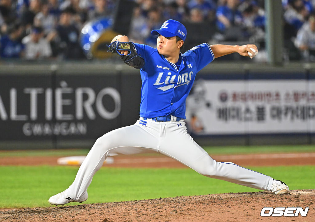 31일 부산 사직야구장에서 2026 신한 SOL KBO 리그 롯데 자이언츠와 삼성 라이온즈의 경기가 열렸다. 홈팀 롯데는 김진욱이, 방문팀 삼성은 원태인이 선발 출전했다.삼성 라이온즈 이승민이 역투하고 있다. 2026.07.31 / foto0307@osen.co.kr