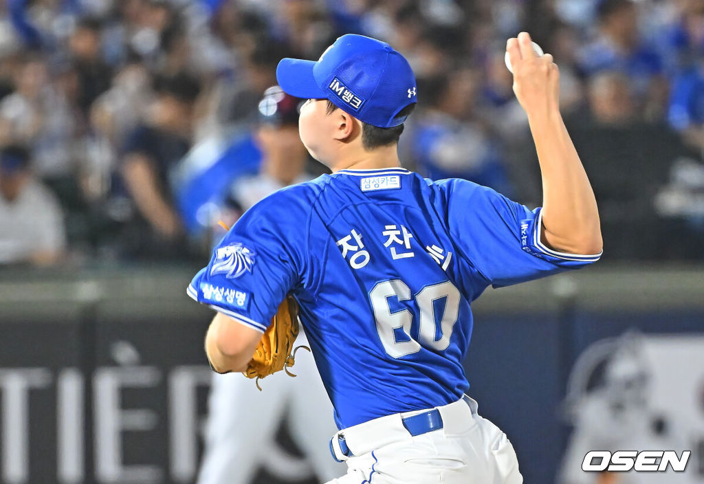 31일 부산 사직야구장에서 2026 신한 SOL KBO 리그 롯데 자이언츠와 삼성 라이온즈의 경기가 열렸다. 홈팀 롯데는 김진욱이, 방문팀 삼성은 원태인이 선발 출전했다.삼성 라이온즈 장찬희가 역투하고 있다. 2026.07.31 / foto0307@osen.co.kr
