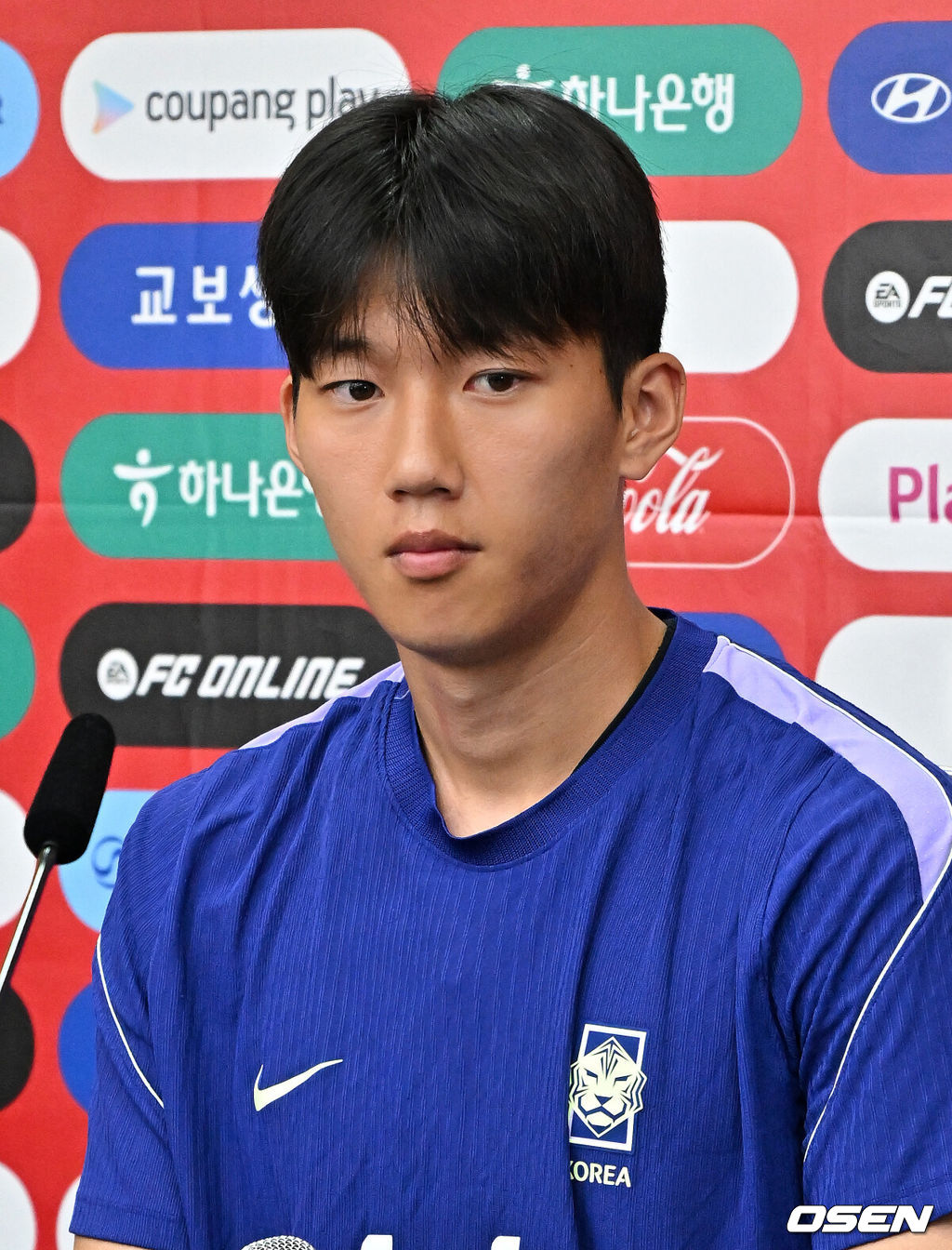 23일(한국시간) 멕시코 몬테레이에 위치한 에스타디오 유니버시타리오에서 대한민국 축구 대표팀 이한범의 인터뷰가 진행됐다.대한민국 축구대표팀은 오는 25일 오전 10시 멕시코 몬테레이 스타디움에서 남아프리카공화국을 상대로 2026 국제축구연맹(FIFA) 북중미 월드컵 조별리그 A조 최종 3차전을 치른다. 대한민국 이한범이 인터뷰를 하고 있다. 20206.06.23 /sunday@osen.co.kr