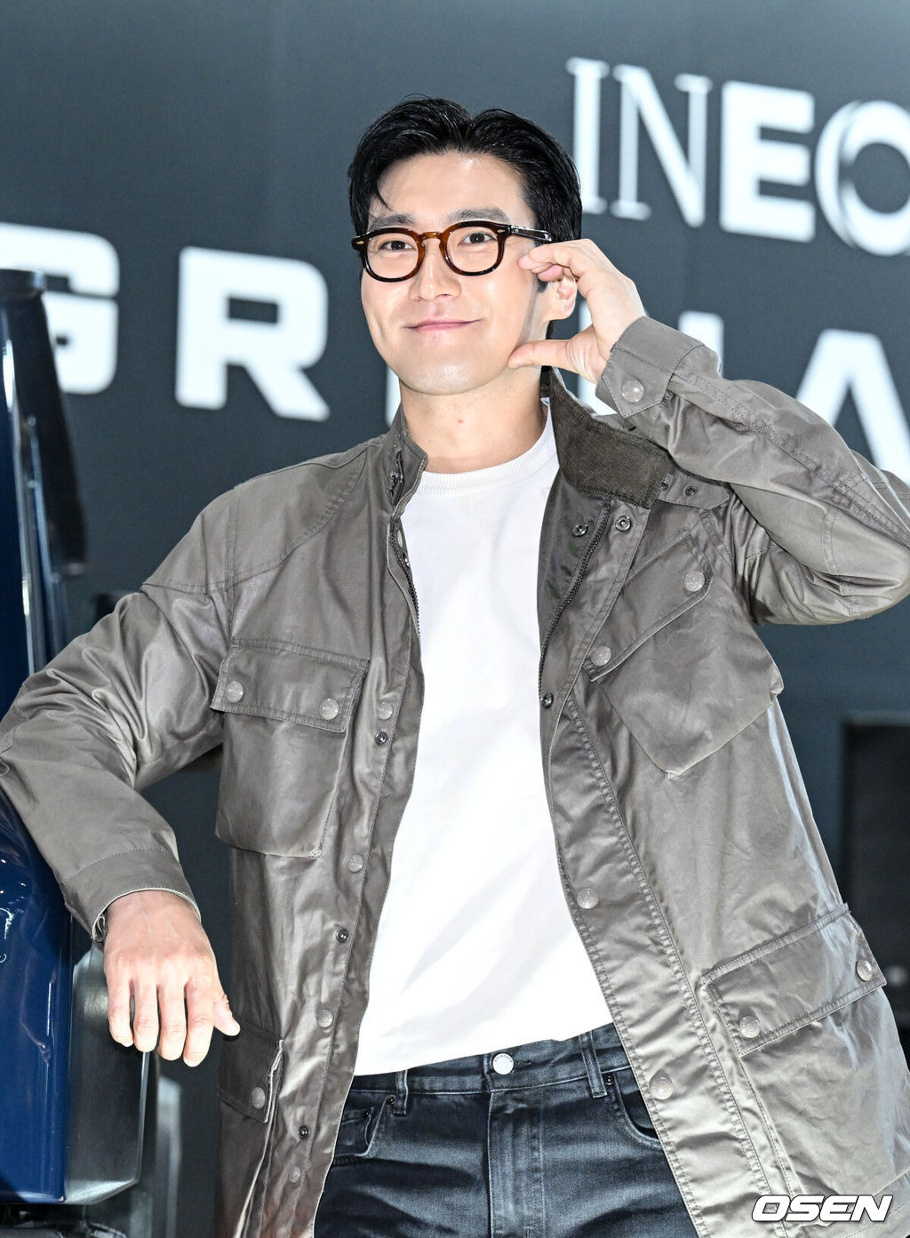 '2025 서울모빌리티쇼(Mobility Show 2025, 이하 서울모빌리티쇼)’ 미디어데이 행사가 3일 경기도 고양시 킨텍스에서 열렸다.서울모빌리티쇼는 오는 4일부터 13일까지 킨텍스 제1전시장에에서 개최된다.슈퍼주니어 최시원이 이네오스 그레나디어 미디어브리핑에 참석해 포즈를 취하고 있다. 2025.04.03/cej@osen.co.kr