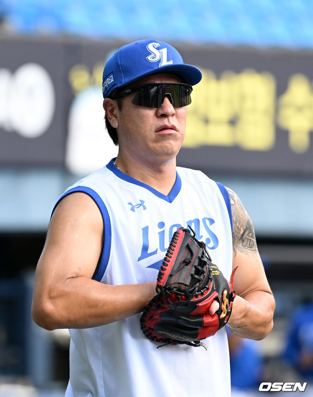 26일 서울 잠실야구장에서 2026 신한 SOL KBO리그 두산 베어스와 삼성 라이온즈의 경기가 열렸다.이날 두산은 곽빈, 삼성은 오스틴 보스를 선발로 내세웠다.경기에 앞서 삼성 강민호가 훈련을 하고 있다. 2026.07.26 /sunday@osen.co.kr