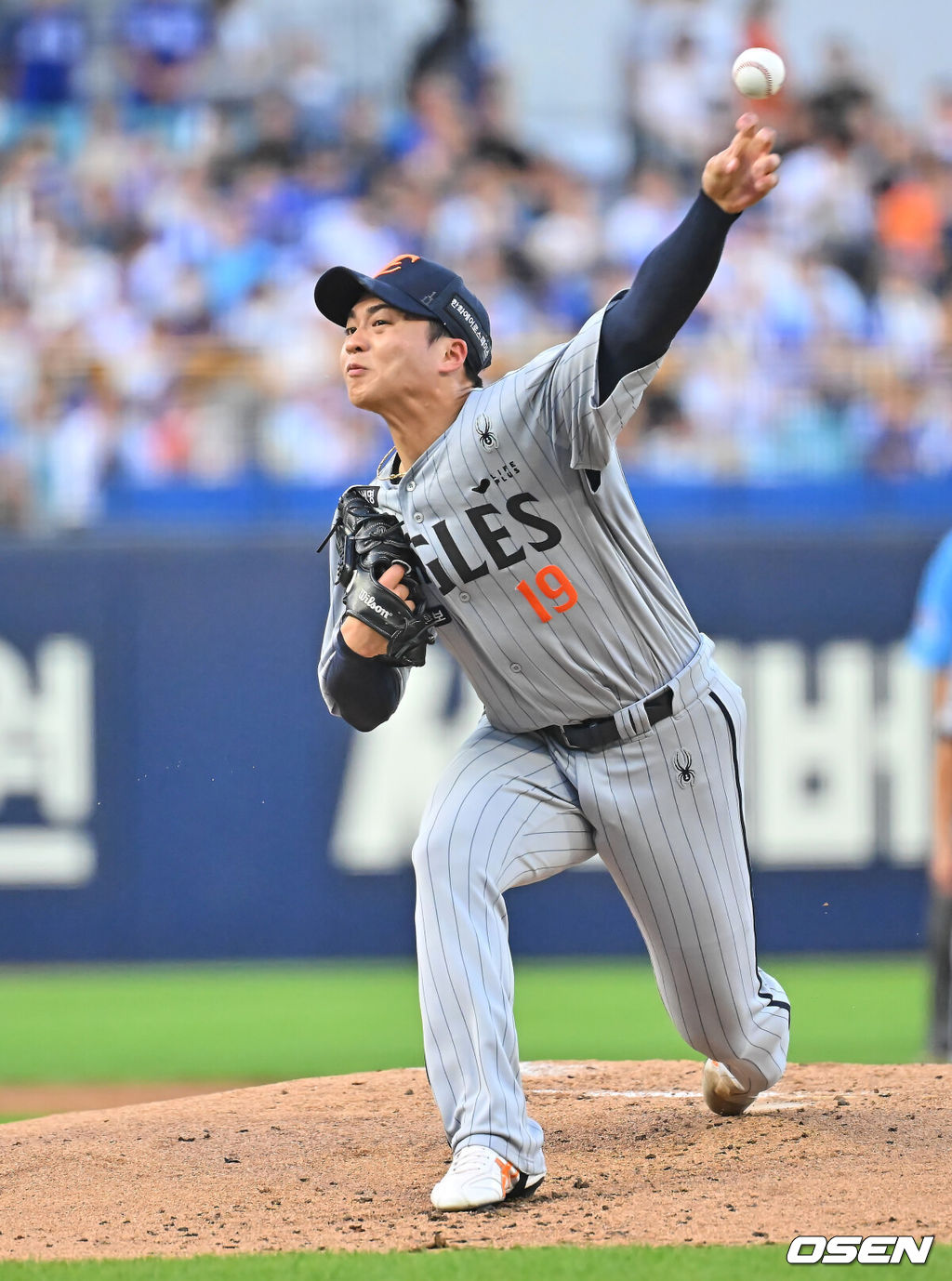 4일 대구삼성라이온즈파크에서 2026 신한 SOL KBO 리그 삼성 라이온즈와 한화 이글스의 경기가 열렸다. 홈팀 삼성은 양창섭이, 방문팀 한화는 왕옌청이 선발 출전했다. 한화 이글스 선발 투수 왕옌청이 역투하고 있다. 2026.08.04 / foto0307@osen.co.kr