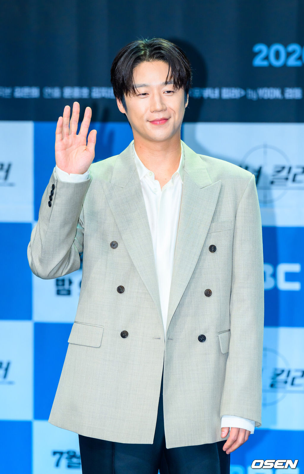 30일 오후 서울 상암동 MBC 골든마우스홀에서 MBC 금토드라마 ‘유부녀 킬러’ 제작발표회(감독 윤종호)가 진행됐다.‘유부녀 킬러’는 낮에는 사람을 처단하는 킬러, 밤에는 아이를 키우는 워킹맘의 이야기를 그린 웹툰을 원작으로 한 드라마로 이날 행사에는 공효진, 정준원, 이상이, 무진성, 최우성, 이은샘, 윤종호 감독이 참석했다. 배우 정준원이 포즈를 취하고 있다. 2026.07.30 / soul1014@osen.co.kr