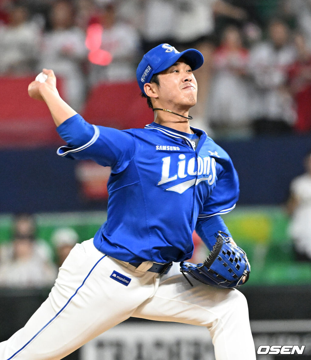 삼성은 5일 인천 SSG랜더스필드에서 열린 원정 경기에서 프로야구 SSG 랜더스를 11-3으로 격파했다.지난 2일 창원 NC 다이노스전 이후 4연승 질주. 선발 양창섭은 시즌 7승째를 거뒀다. 반면 SSG는 지난달 25일 수원 KT 위즈전 이후 9연패의 늪에 빠졌다. 9회말 삼성 임기영이 역투하고 있다. 2026.07.05 /sunday@osen.co.kr