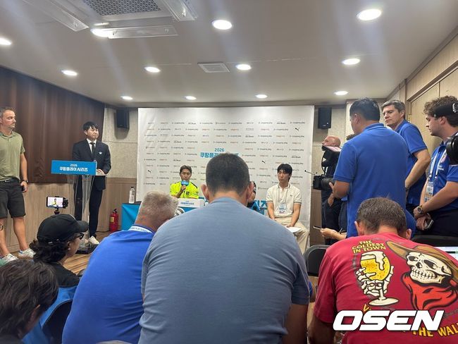 [사진] 이강인 기자회견에 참석한 스페인 기자들 / 서정환 기자