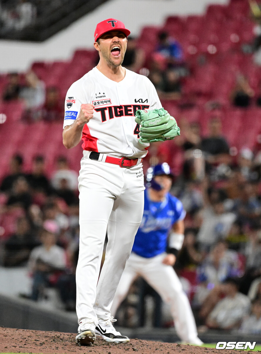 12일 광주-기아 챔피언스필드에서 2026 신한 SOL KBO리그 KIA 타이거즈와 삼성 라이온즈의 경기가 열렸다.KIA는 제임스 네일, 삼성은 오스틴 보스를 선발로 내세웠다.6회초 2사 1루에서 KIA 네일이 삼성 전병우를 삼진 처리하며 포효하고 있다. 2026.08.12 / jpnews@osen.co.kr
