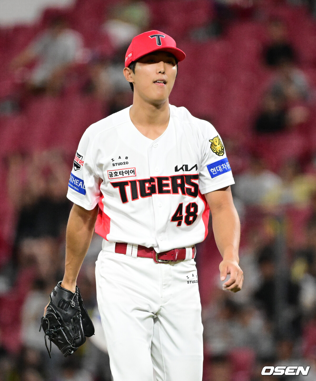 12일 광주-기아 챔피언스필드에서 2026 신한 SOL KBO리그 KIA 타이거즈와 삼성 라이온즈의 경기가 열렸다.KIA는 제임스 네일, 삼성은 오스틴 보스를 선발로 내세웠다.8회초 2사 1,3루에서 KIA 이의리가 삼성 최형우를 삼진 처리하고 있다. 2026.08.12 / jpnews@osen.co.kr