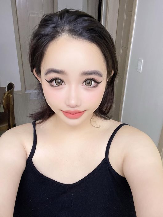 박봄 SNS