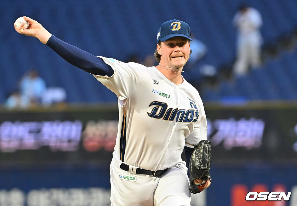13일 창원NC파크에서 2026 신한 SOL KBO 리그 NC 다이노스와 KT 위즈의 경기가 열렸다. 홈팀 NC는 테일러가, 방문팀 KT는 대니엘이 선발 출전했다. NC 다이노스 선발투수 테일러가 역투하고 있다. 2026.08.13 / foto0307@osen.co.kr