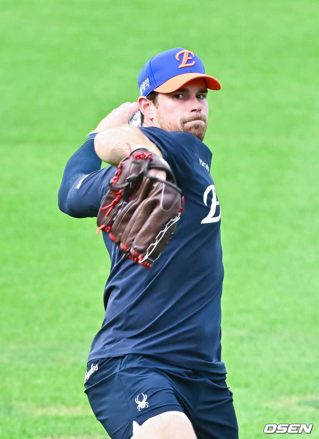 23일 오후 광주시 북구 광주기아챔피언스필드에서 2026 신한 SOL KBO리그 KIA 타이거즈와 한화 이글스의 경기가 진행됐다.이날 KIA는 시라카와를, 한화는 왕옌청을 선발투수로 내세웠다.경기 앞서 한화 새 외국인 투수 짐머맨이 캐치볼을 하고 있다. 2026.07.23 / soul1014@osen.co.kr