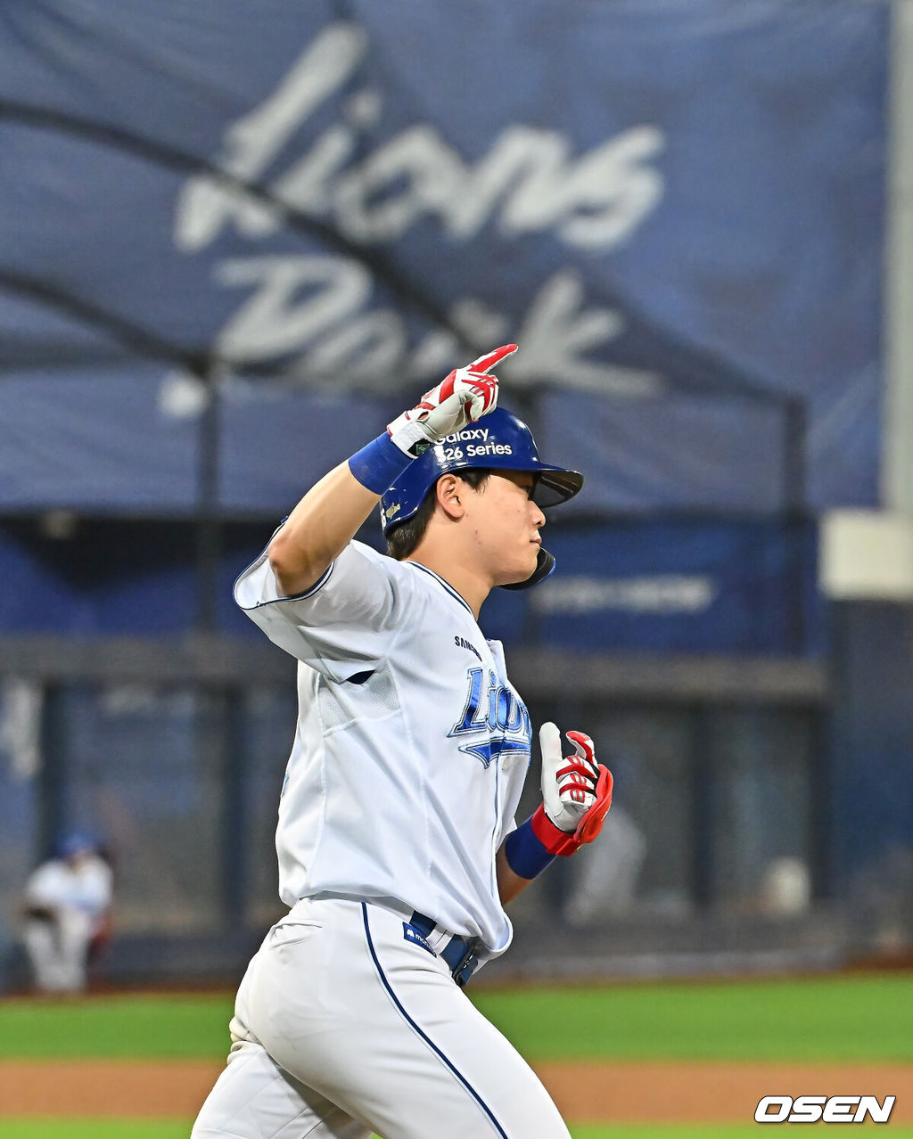 2일 대구삼성라이온즈파크에서 2026 신한 SOL KBO 리그 삼성 라이온즈와 NC 다이노스의 경기가 열렸다. 홈팀 삼성은 후라도가, 방문팀 NC는 토다가 선발 출전했다. 삼성 라이온즈 박승규가 8회말 1사 1,3루 좌월 동점 3점 홈런을 치고 세리머니를 하고 있다. 2026.06.02 / foto0307@osen.co.kr