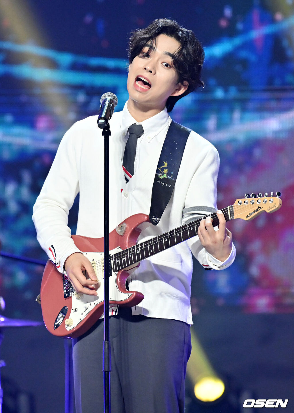 24일 오후 경기도 고양시 일산동구 MBC 드림센터에서 MBC M ‘Show! Champion(쇼! 챔피언)’ 생방송이 진행됐다.이 날 생방송에는 YENA(최예나), 이소정, BAE173, 루시(LUCY), 퍼플키스(PURPLE KISS), 달수빈, 박보람, TRI.BE(트라이비), 홍이삭, CRAXY(크랙시), 루미너스, 스카이리(SKYLE), 빈시트(VINCIT), 이아영, 장송호가 출연했다.가수 루시 최상엽이 멋진 무대를 펼치고 있다. 2022.08.24 / rumi@osen.co.kr