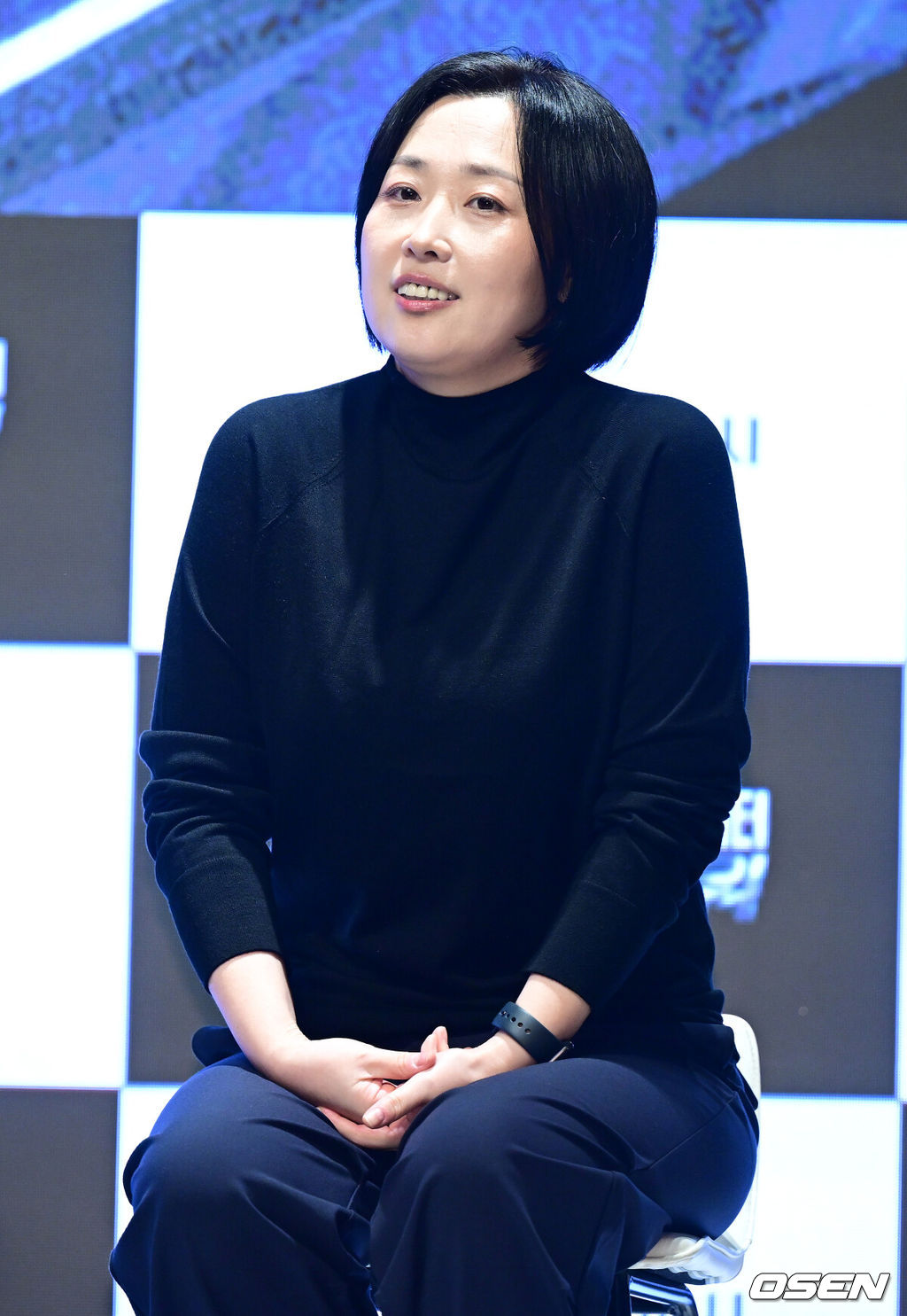 18일 오전 서울 논현동 엘리에나 호텔에서  Mnet ‘스트릿 월드 파이터 : 디렉터스 워’(이하 ‘스디파’) 제작발표회가 열렸다.‘스디파’는 최고 퍼포먼스 디렉터 10인이 오롯이 자신의 이름을 '디렉터 크레딧'에 올리기 위해 펼치는 치열한 작품 전쟁이다. 스트릿 시리즈 최초의 개인전이자 혼성(All-Gender) 대결로 일찍이 기대를 모았다.최정남 PD가 인사말을 준비하고 있다. 2026.08.18 / dreamer@osen.co.kr