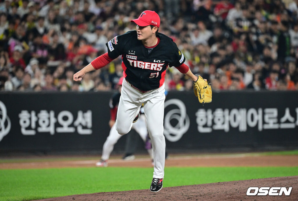 18일 대전한화생명볼파크에서 2026 신한은행 SOL KBO리그 한화 이글스와 KIA 타이거즈의 경기가 열렸다.이날 경기에 한화는 왕옌청을, KIA는 네일을 선발투수로 내세웠다.7회말 KIA 전상현이 역투하고 있다. 2026.08.18 /cej@osen.co.kr