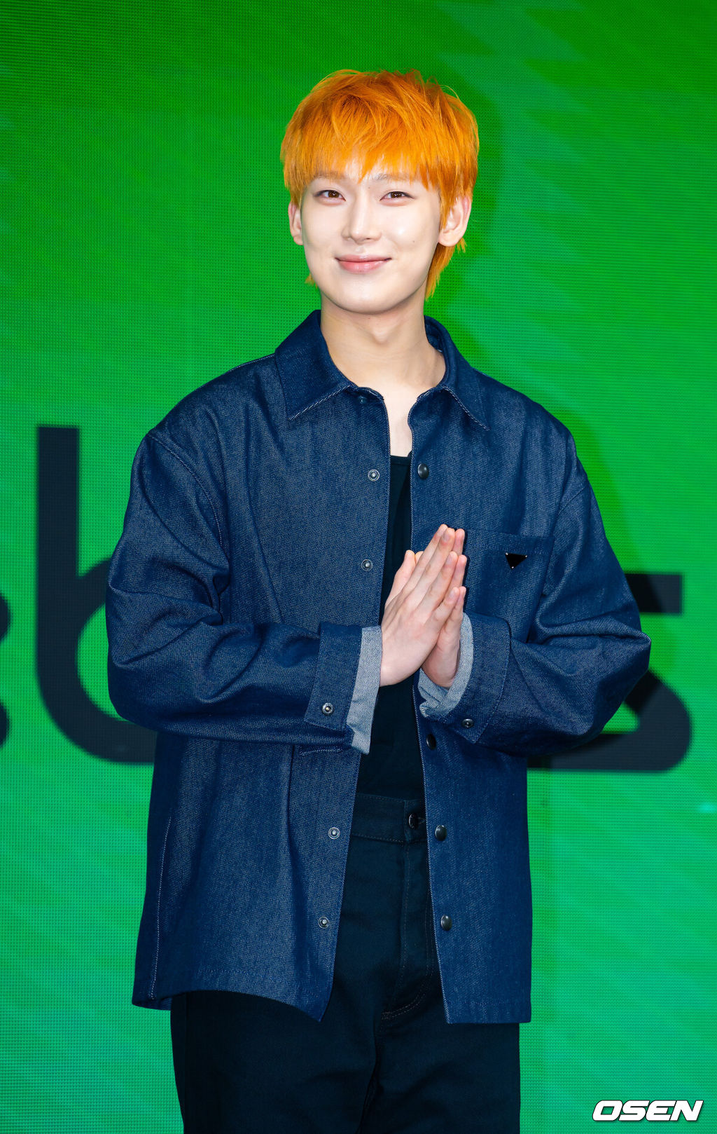 20일 서울 용산구 이태원동 몬드리안 호텔에서 엔하이픈 미니 8집 발매 기자간담회가 열렸다.엔하이픈은 오는 21일 오후 1시 미니 8집 ‘THE SIN : BLISS’를 전 세계 동시 발매한다. 타이틀곡 ‘Bloody Paradise’는 추격과 도피가 이어지는 위기 속에서도 오직 눈앞의 서로만을 바라보는 연인의 상황을 낙원으로 표현한 브라질리언 펑크 곡이다. 엔하이픈 선우가 포토타임을 하고 있다. 2026.08.20 / rumi@osen.co.kr