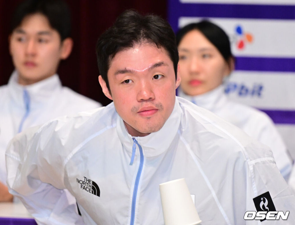 20일 오후 충북 진천 국가대표선수촌에서 ‘2026 아이치·나고야 아시안게임’ D-30 미디어데이가 열렸다.오는 9월 19일 일본 아이치현 나고야에서 막을 올리는 20번째 하계 아시안게임인 이번 대회는 10월 4일까지 16일간 펼쳐진다.농구 이승현이 인사를 전하고 있다. 2026.08.20 / dreamer@osen.co.kr