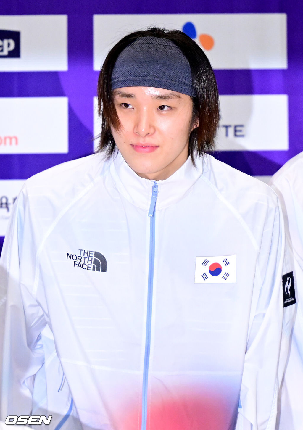 20일 오후 충북 진천 국가대표선수촌에서 ‘2026 아이치·나고야 아시안게임’ D-30 미디어데이가 열렸다.오는 9월 19일 일본 아이치현 나고야에서 막을 올리는 20번째 하계 아시안게임인 이번 대회는 10월 4일까지 16일간 펼쳐진다.수영 김우민이 인사를 전하고 있다. 2026.08.20 / dreamer@osen.co.kr