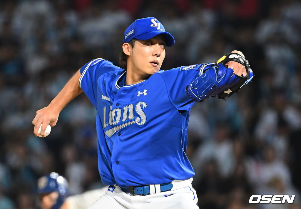 21일 창원NC파크에서 2026 신한 SOL KBO 리그 NC 다이노스와 삼성 라이온즈의 경기가 열렸다. 홈팀 NC는 토다가, 방문팀 삼성은 원태인이 선발 출전했다. 삼성 라이온즈 선발투수 원태인이 역투하고 있다. 2026.08.21 / foto0307@osen.co.kr