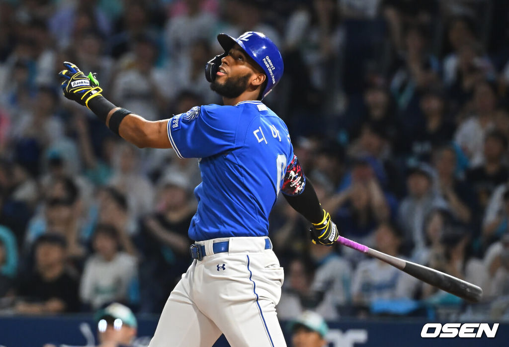 22일 창원NC파크에서 2026 신한 SOL KBO 리그 NC 다이노스와 삼성 라이온즈의 경기가 열렸다. 홈팀 NC는 원종해가, 방문팀 삼성은 이승현이 선발 출전했다. 삼성 라이온즈 디아즈가 8회초 1사 만루 좌익수 희생플라이를 치고 있다. 2026.08.22 / foto0307@osen.co.kr