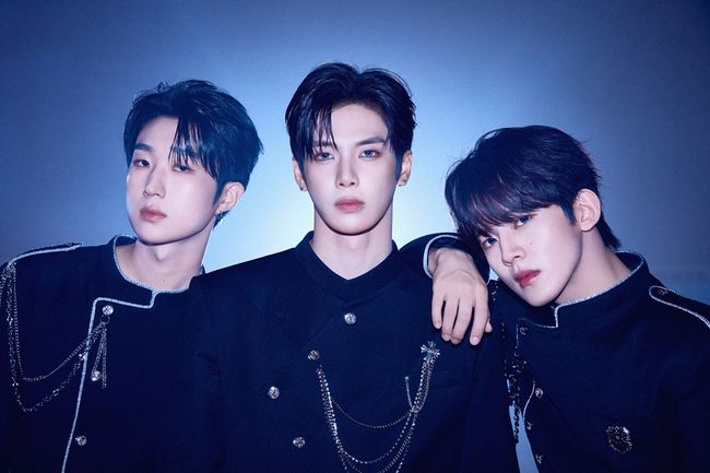 엠오엠엔터테인먼트 제공