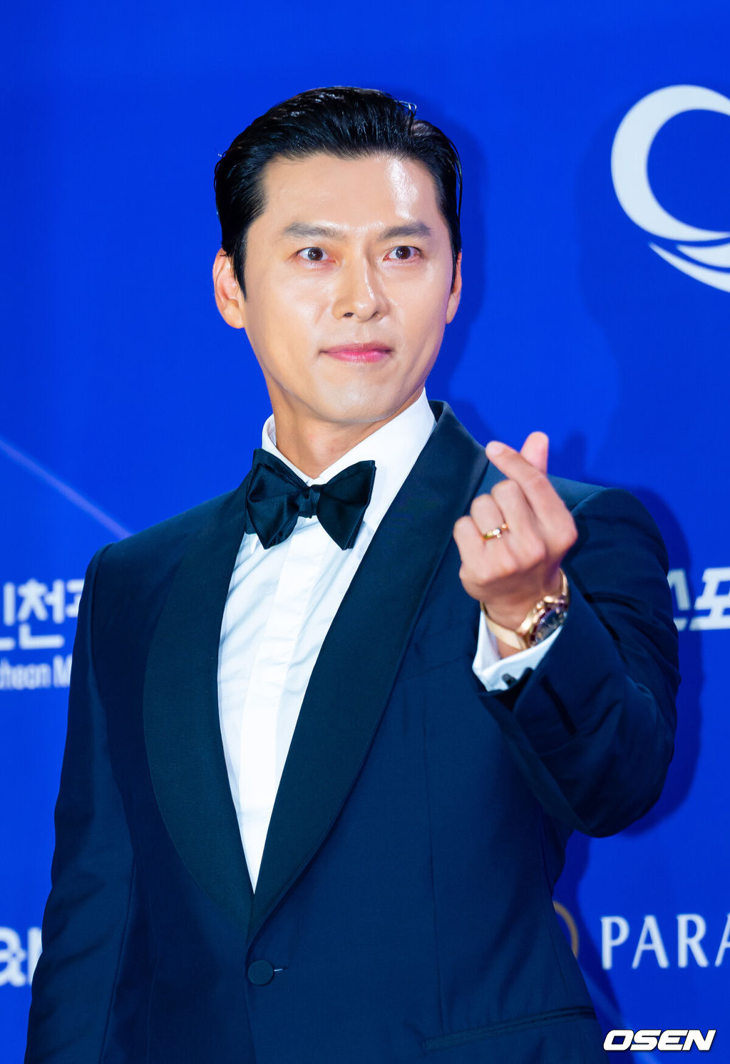 제5회 청룡시리즈어워즈 레드카펫 및 포토월 행사가 31일 인천 파라다이스시티에서 열렸다.청룡시리즈어워즈는 2022년 대한민국 최초로 시도된 오리지널 스트리밍 시리즈를 대상으로 하는 시상식이다. 사회는 전현무와 임윤아로 5년 연속 호흡을 맞춘다.배우 현빈이 레드카펫을 밟고 있다. 2025.07.31 / rumi@osen.co.kr