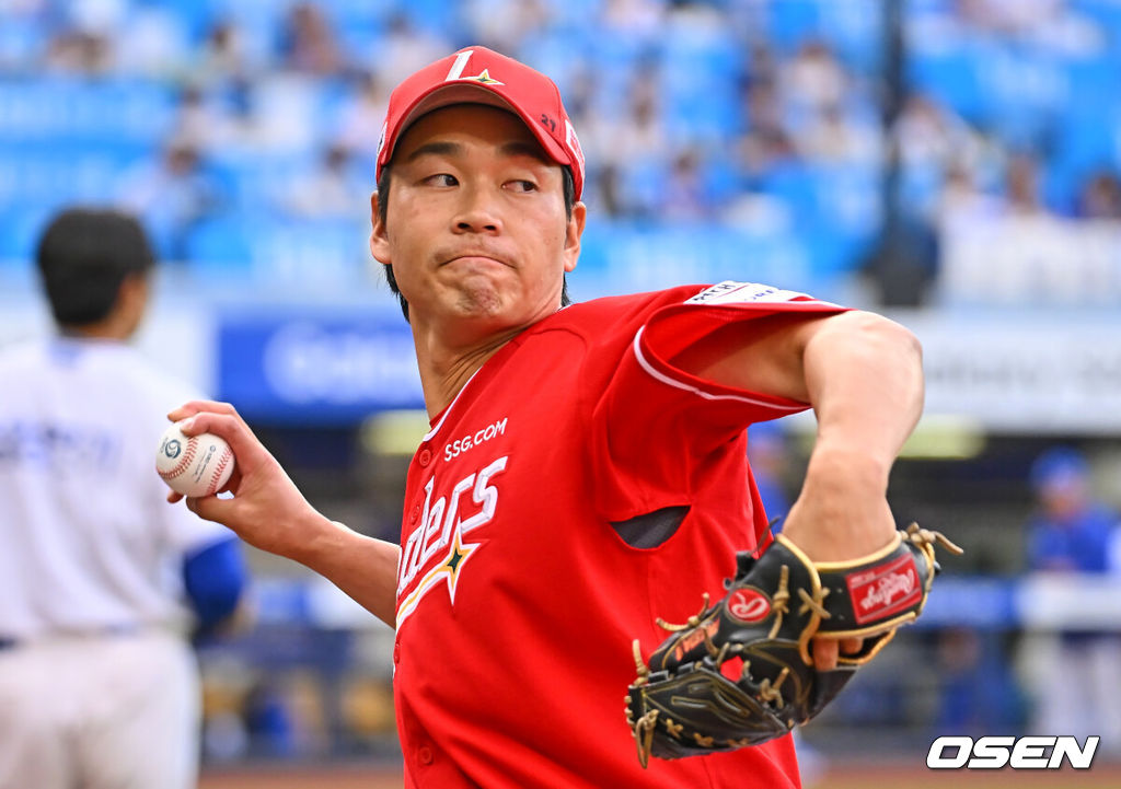 12일 대구삼성라이온즈파크에서 2026 신한 SOL KBO 리그 삼성 라이온즈와 SSG 랜더스의 경기가 열렸다. 홈팀 삼성은 장찬희가, 방문팀 SSG는 타케다가 선발 출전했다. SSG 랜더스 선발 투수 타케다가 역투하고 있다. 2026.06.12 / foto0307@osen.co.kr