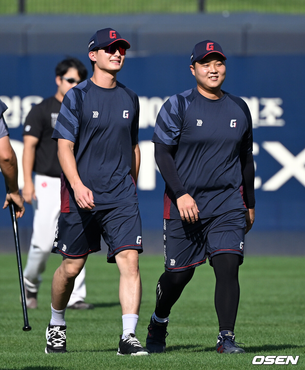 26일 광주-기아 챔피언스필드에서 2026 신한 SOL KBO리그 KIA 타이거즈와 롯데 자이언츠의 경기가 열렸다.이날 KIA는 황동하, 롯데는 로드리게스를 선발로 내세웠다.8회초 무사에서 롯데 윤동희가 홈런을 치고 그라운드를 돌고 있다. 2026.08.26 /sunday@osen.co.kr