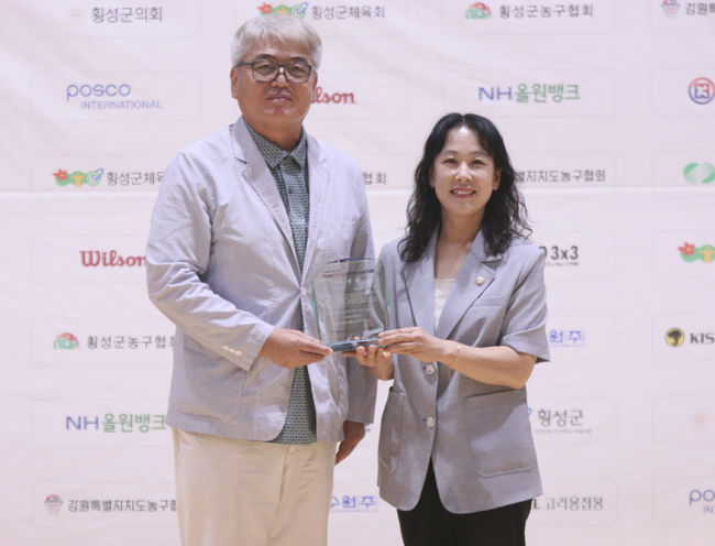 [사진] KXO 박건연 회장과 이수정 횡성군의원 / KXO