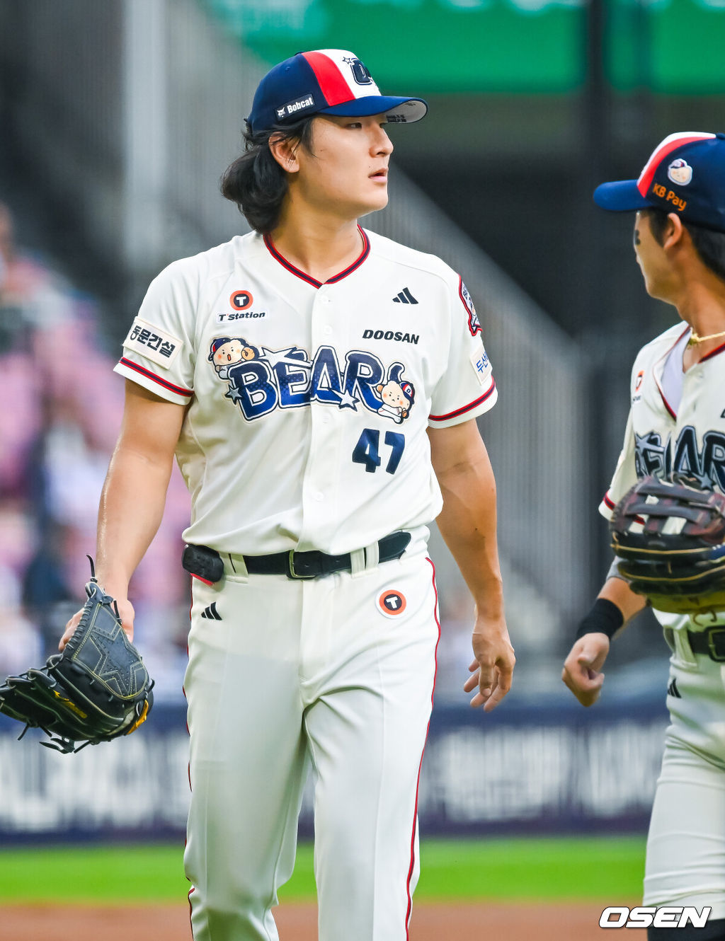 29일 서울 잠실야구장에서 ‘2026 신한 SOL Bank KBO리그’ 두산 베어스와 키움 히어로즈의 경기가 열렸다.이날 경기에서 두산은 곽빈, 키움은 안우진을 선발로 내세운다.1회초를 마친 두산 선발 곽빈이 덕아웃으로 들어가고 있다. 2026.08.29 / rumi@osen.co.kr