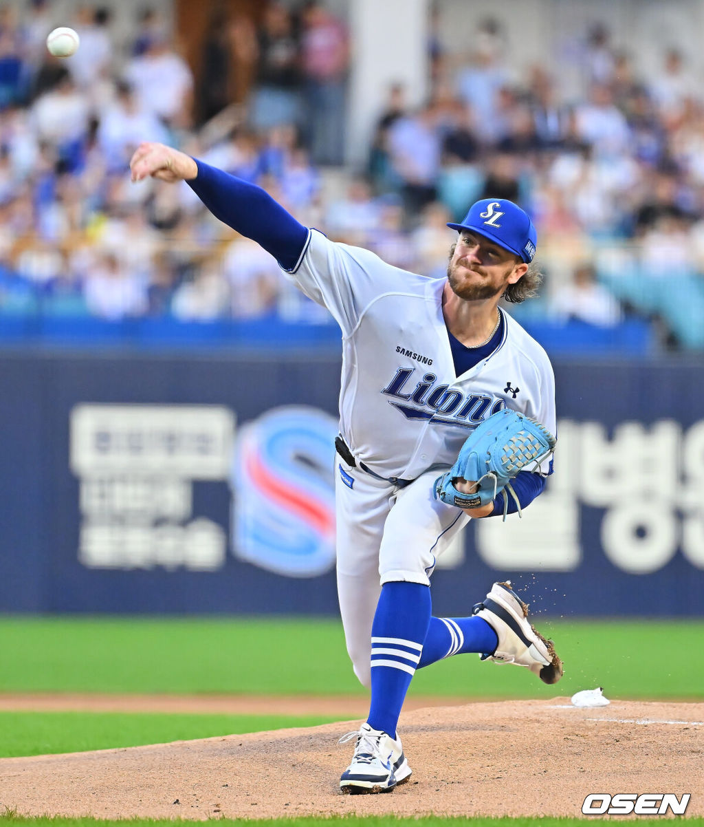 29일 대구삼성라이온즈파크에서 2026 신한 SOL KBO 리그 삼성 라이온즈와 KT 위즈의 경기가 열렸다. 홈팀 삼성은 페덱이, 방문팀 KT는 로건이 선발 출전했다. 삼성 라이온즈 선발 투수 페덱이 역투하고 있다. 2026.08.29 / foto0307@osen.co.kr