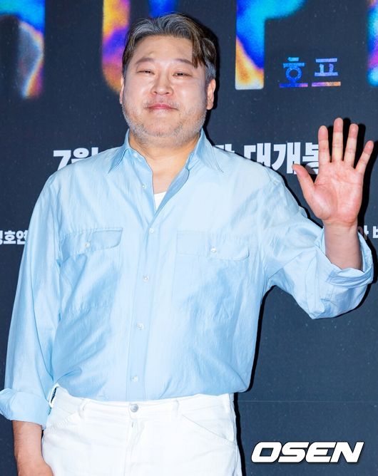 배우 최무성이 입장하며 포즈를 취하고 있다. 2026.07.13 /rumi@osen.co.kr