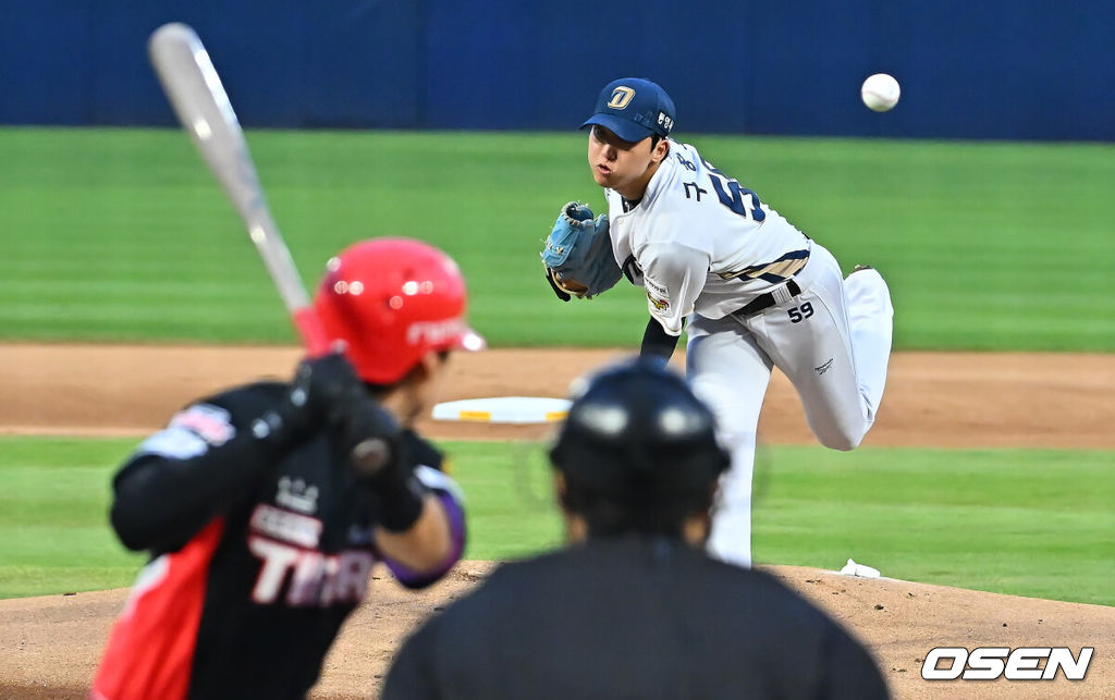1일 창원NC파크에서 2026 신한 SOL KBO 리그 NC 다이노스와 KIA 타이거즈의 경기가 열렸다. 홈팀 NC는 구창모가, 방문팀 KIA는 네일이 선발 출전했다. NC 다이노스 선발투수 구창모가 1회초 KIA 타이거즈 김도영과 맞대결을 펼치고 있다. 2026.09.01 / foto0307@osen.co.kr