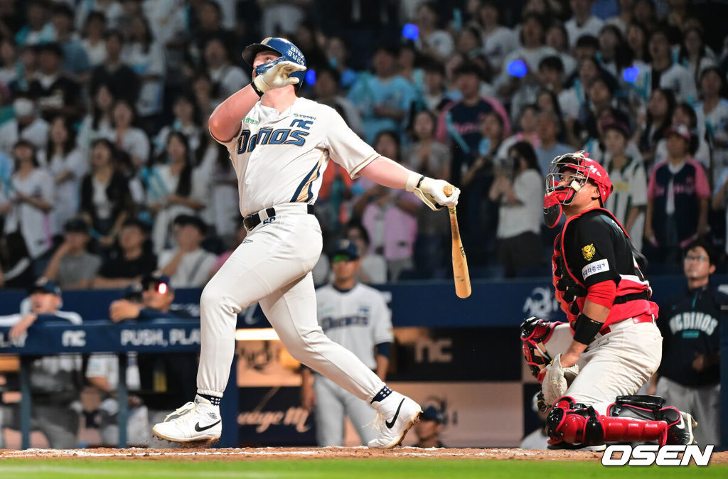 1일 창원NC파크에서 2026 신한 SOL KBO 리그 NC 다이노스와 KIA 타이거즈의 경기가 열렸다. 홈팀 NC는 구창모가, 방문팀 KIA는 네일이 선발 출전했다. NC 다이노스 블레인이 7회말 2사 만루 좌월 만루 홈런을 치고 있다. 2026.09.01 / foto0307@osen.co.kr