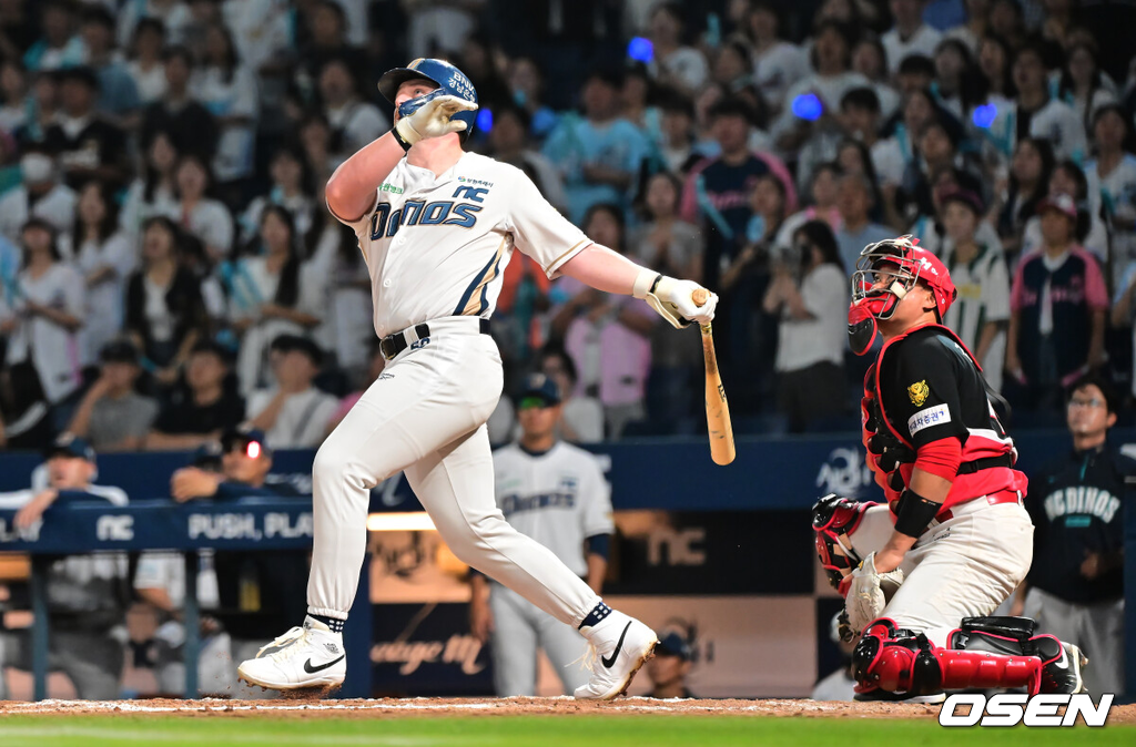 1일 창원NC파크에서 2026 신한 SOL KBO 리그 NC 다이노스와 KIA 타이거즈의 경기가 열렸다.홈팀 NC는 구창모가, 방문팀 KIA는 네일이 선발 출전했다.NC 다이노스 블레인이 7회말 2사 만루 좌월 만루 홈런을 치고 있다. 2026.09.01 / foto0307@osen.co.kr