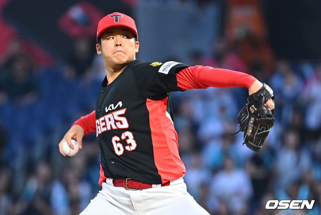 2일 창원NC파크에서 2026 신한 SOL KBO 리그 NC 다이노스와 KIA 타이거즈의 경기가 열렸다. 홈팀 NC는 토다가, 방문팀 KIA는 시라카와가 선발 출전했다. KIA 타이거즈 선발투수 시라카와가 역투하고 있다. 2026.09.02 / foto0307@osen.co.kr