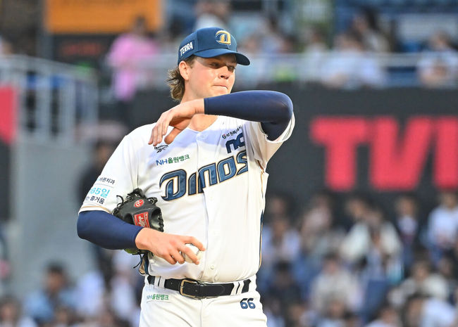 30일 창원NC파크에서 2026 신한 SOL KBO 리그 NC 다이노스와 삼성 라이온즈의 경기가 열렸다. 홈팀 NC는 테일러가, 방문팀 삼성은 오러클린이 선발 출전했다. NC 다이노스 테일러가 2회초 2사 2,3루 삼성 라이온즈 김성윤에게 유격수 앞 동점 내야 안타를 맞고 아쉬워하고 있다. 2026.06.30 / foto0307@osen.co.kr