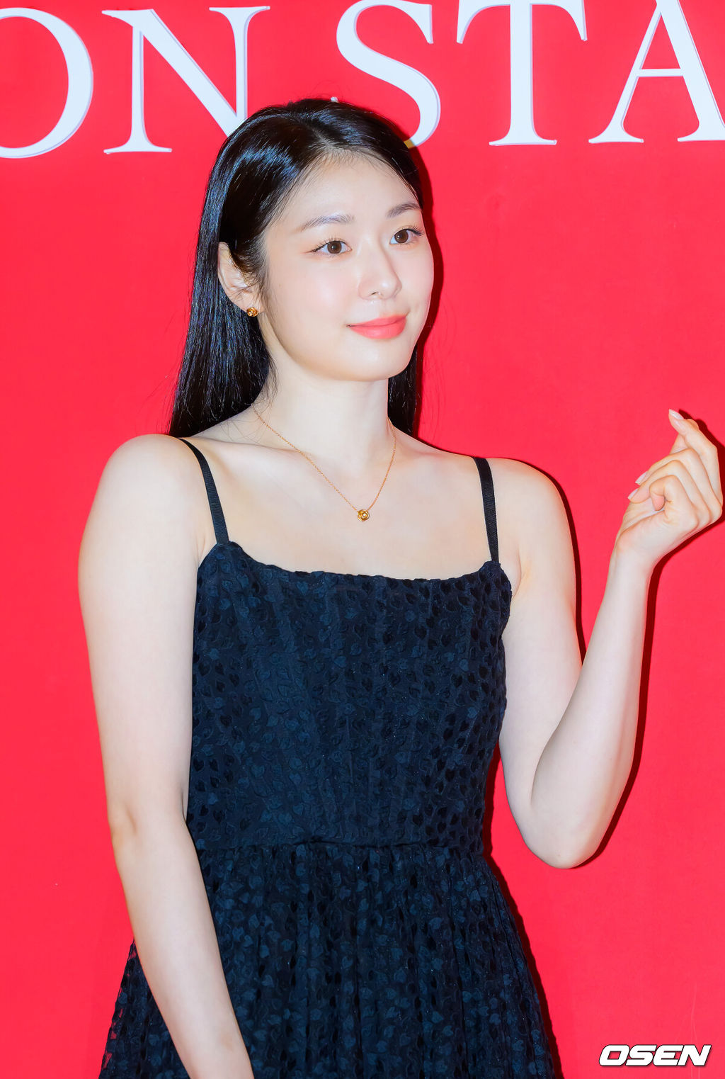 7일 오후 서울 잠실 롯데월드몰에서 뷰티 브랜드 포토월 행사가 진행됐다.이날 행사에는 뉴진스 해린과 김연아, 레드벨벳 조이, 배우 남주혁, 신예은, 김재원, 모델 아이린, 배윤영이 참석했다. 김연아가 포즈를 취하고 있다.    2026.09.07 / soul1014@osen.co.kr