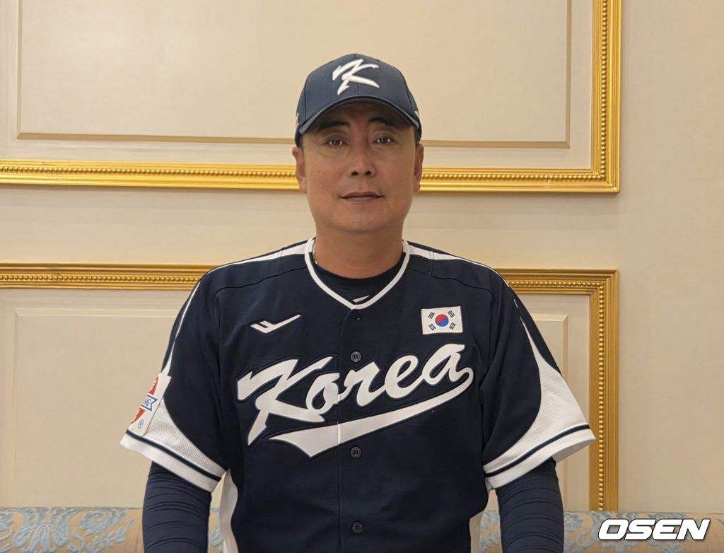 18세 이하(U-18) 야구 국가대표팀 정윤진 감독