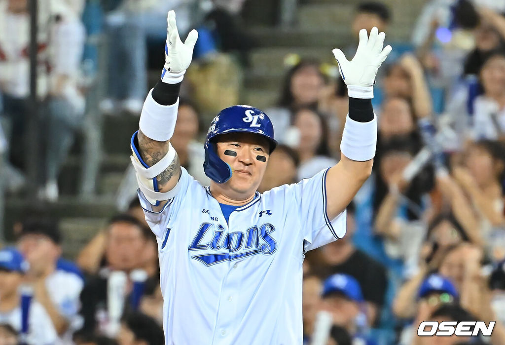8일 대구삼성라이온즈파크에서 2026 신한 SOL KBO 리그 삼성 라이온즈와 KIA 타이거즈의 경기가 열렸다. 홈팀 삼성은 최원태가, 방문팀 KIA는 시라카와가 선발 출전했다. 삼성 라이온즈 최형우가 5회말 2사 만루 중견수 왼쪽 2타점 안타를 치고 세리머니를 하고 있다. 2026.09.08 / foto0307@osen.co.kr