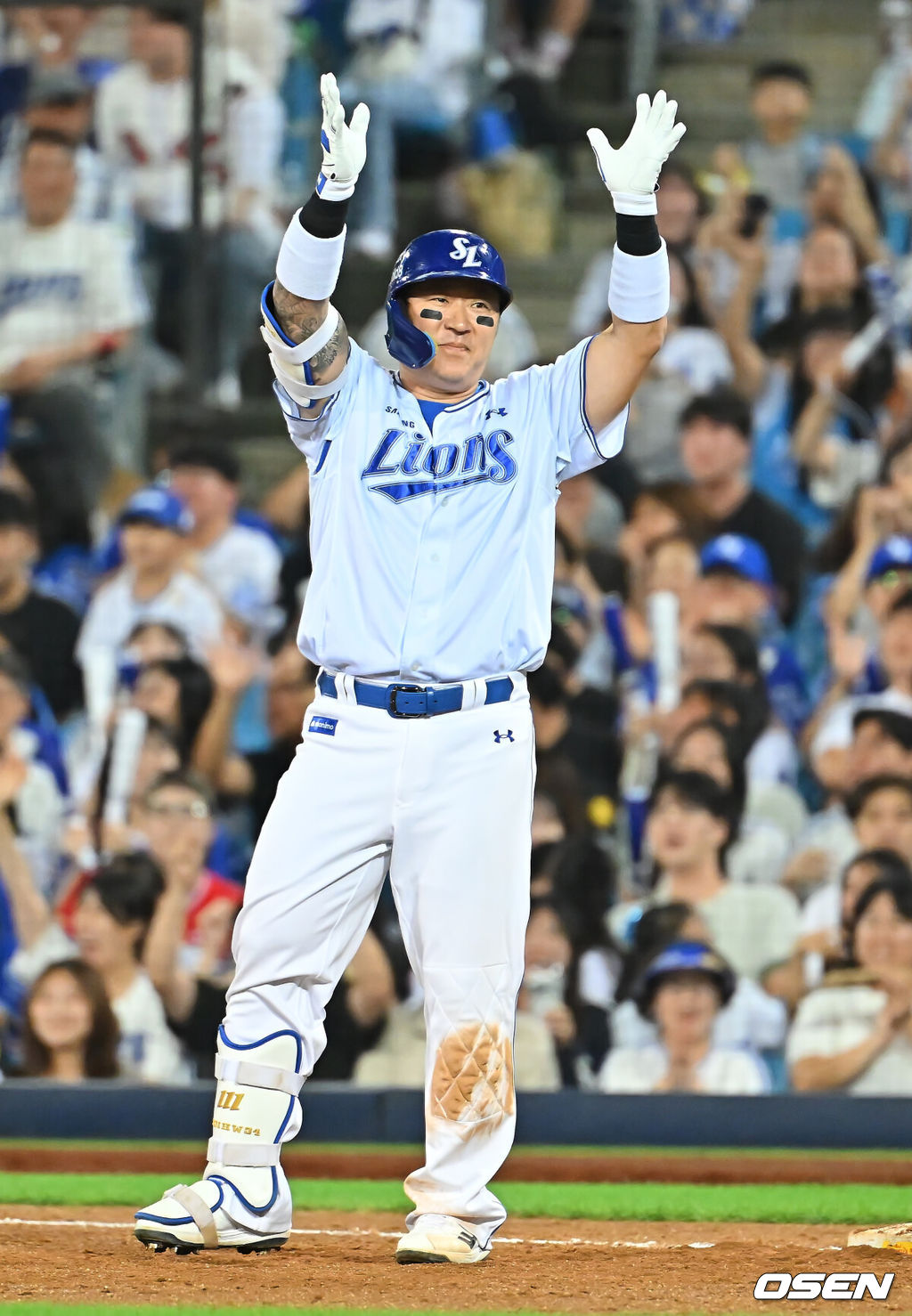 8일 대구삼성라이온즈파크에서 2026 신한 SOL KBO 리그 삼성 라이온즈와 KIA 타이거즈의 경기가 열렸다. 홈팀 삼성은 최원태가, 방문팀 KIA는 시라카와가 선발 출전했다. 삼성 라이온즈 최형우가 5회말 2사 만루 중견수 왼쪽 2타점 안타를 치고 세리머니를 하고 있다. 2026.09.08 / foto0307@osen.co.kr