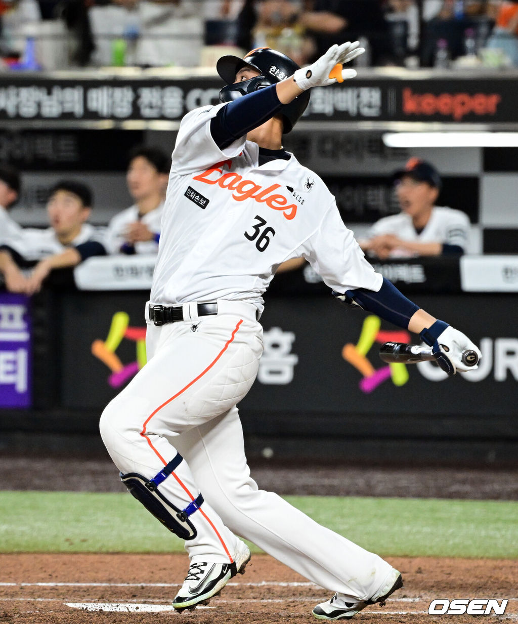 20일 대전한화생명볼파크에서 2026 신한은행 SOL KBO리그 한화 이글스와 KIA 타이거즈의 경기가 열렸다.경기에 한화는 류현진, KIA는 황동하를 선발투수로 내세웠다.7회말 무사 1루에서 한화 한지윤이 역전 투런 홈런을 날리고 있다. 2026.08.20 /cej@osen.co.kr
