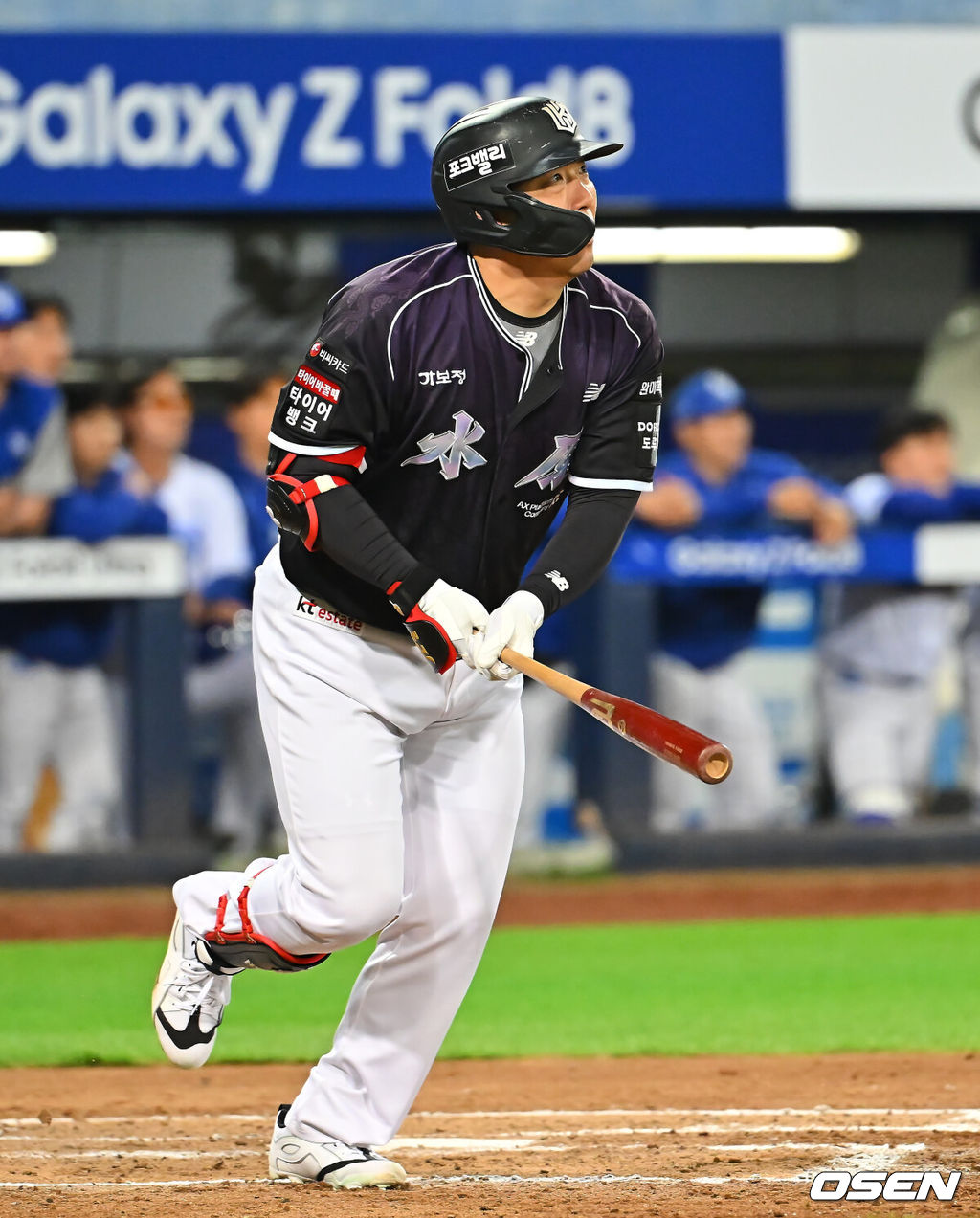 9일 대구삼성라이온즈파크에서 2026 신한 SOL KBO 리그 삼성 라이온즈와 KT 위즈의 경기가 열렸다. 홈팀 삼성은 원태인이, 방문팀 KT는 고영표가 선발 출전했다. KT 위즈 김현수가 5회초 2사 1루 우월 2점 홈런을 치고 있다. 2026.09.09 / foto0307@osen.co.kr
