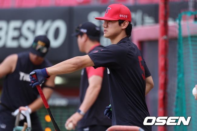 KIA 김도영이 타격훈련을 준비하고 있다./KIA 타이거즈 제공