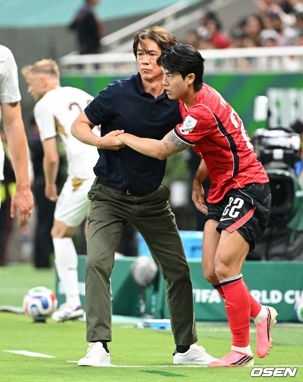 대한민국 홍명보 감독-설영우 2026.06.14 /sunday@osen.co.kr