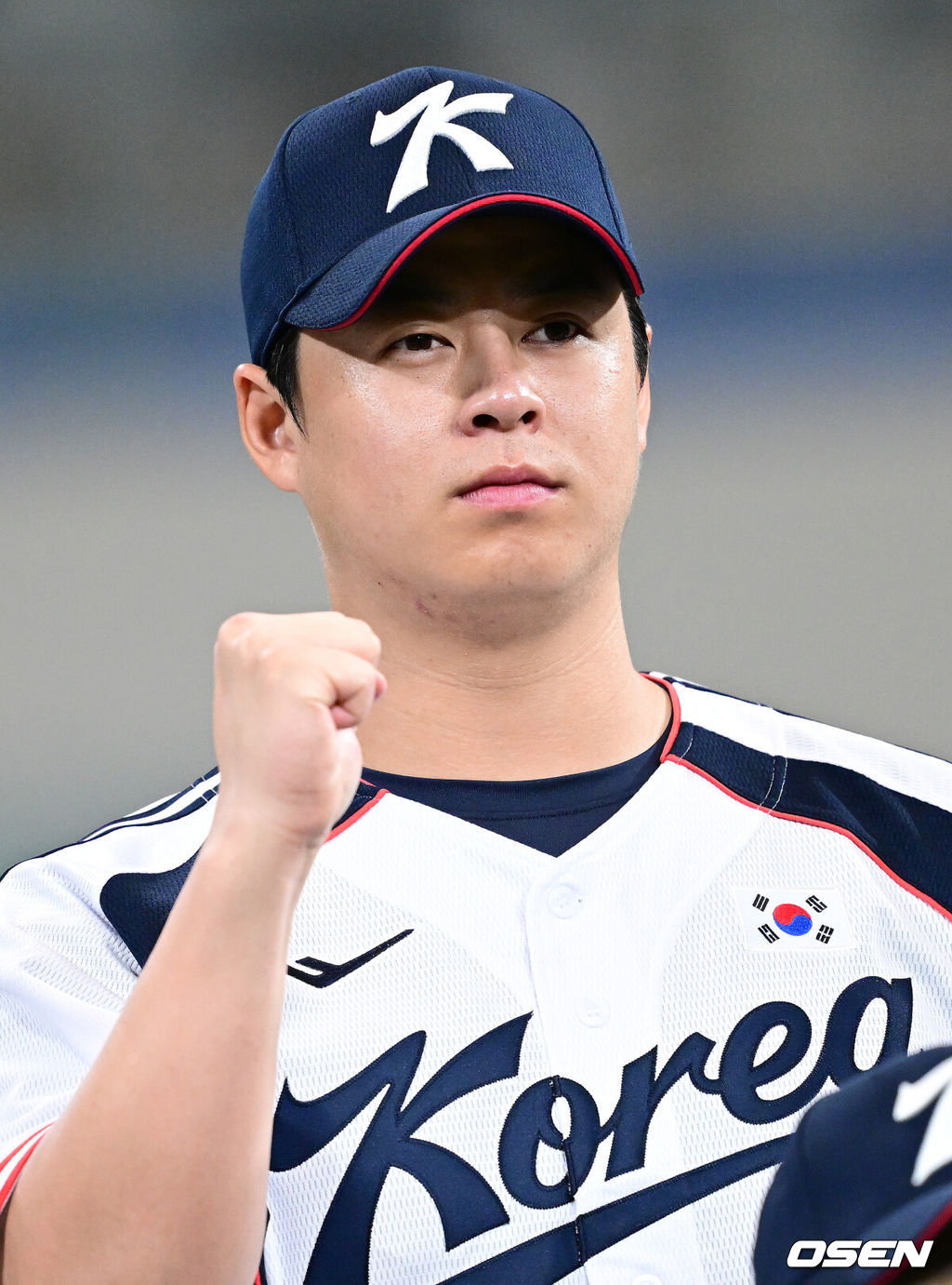 류지현 감독이 이끄는 2026 아이치·나고야 아시안게임 야구 대표팀이 15일 오후 서울 고척스카이돔에서 소집 첫 공식 훈련을 가졌다.야구 대표팀은 오는 18일 나고야로 이동한 뒤 21일 B조 조별예선 대만전, 22일 홍콩전, 23일 태국전을 치른 뒤 25일부터 26일까지 슈퍼라운드를 거쳐 27일 메달 결정전을 펼친다. 야구 대표팀 노시환이 기념촬영을 하고 있다. 2026.09.15 / dreamer@osen.co.kr