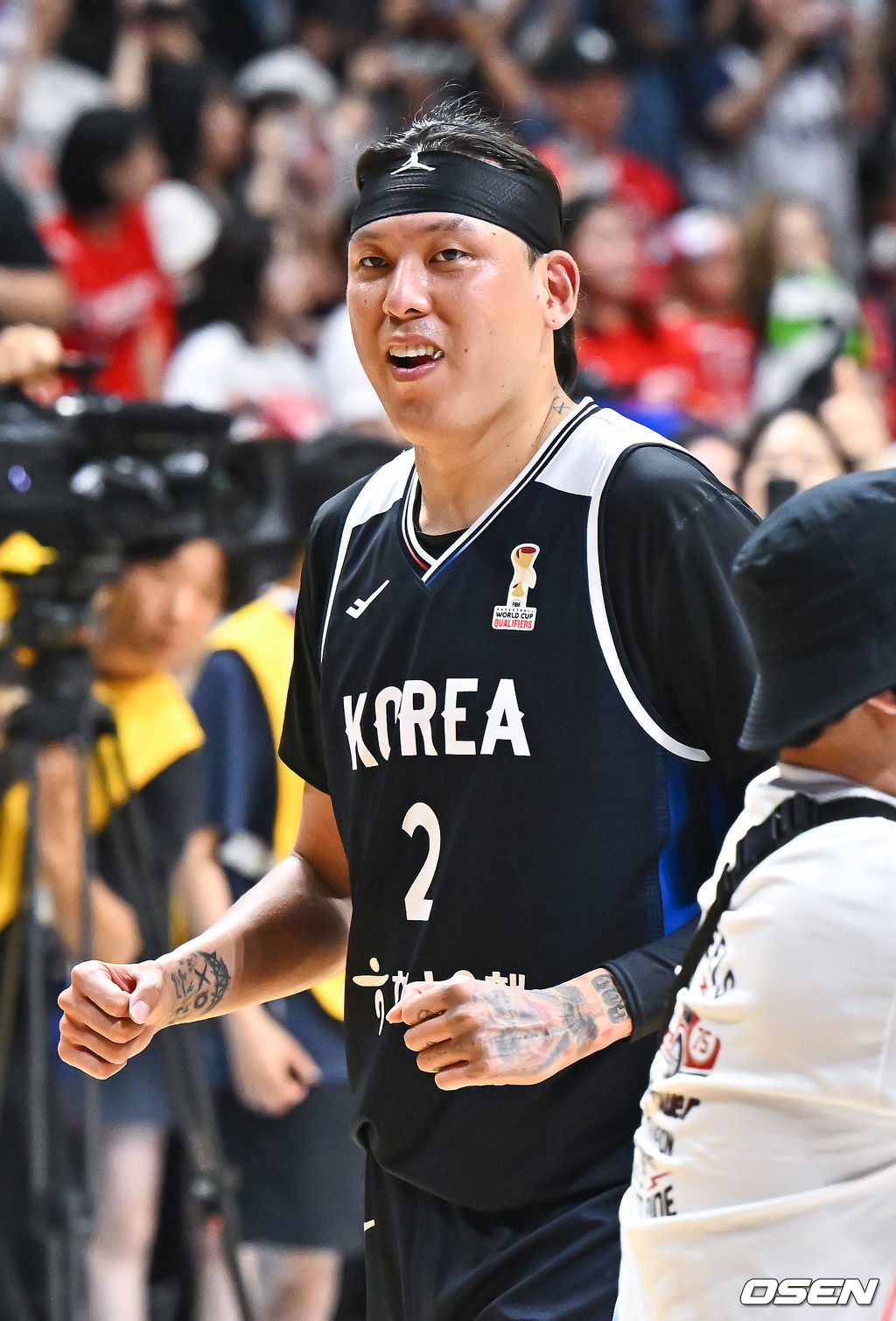 한국 농구대표팀이 일본을 꺾고 아시아예선을 통과했다. 니콜라스 마줄스 감독이 이끄는 한국 남자농구대표팀은 6일 오후 경기도 고양 소노 아레나에서 ’2027 FIBA 농구월드컵’ 아시아지역 윈도우 B조 6차전 일본을 상대로 81-79로 승리를 거뒀다. 경기종료 후 최준용이 기뻐하고 있다. 2026.07.06 / soul1014@osen.co.kr