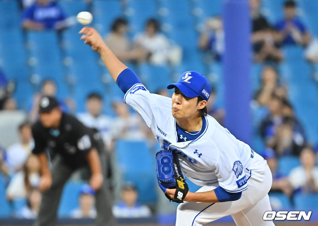 15일 대구삼성라이온즈파크에서 2026 신한 SOL KBO 리그 삼성 라이온즈와 롯데 자이언츠의 경기가 열렸다. 홈팀 삼성은 원태인이, 방문팀 롯데는 박세웅이 선발 출전했다. 삼성 라이온즈 선발 투수 원태인이 역투하고 있다. 2026.09.15 / foto0307@osen.co.kr
