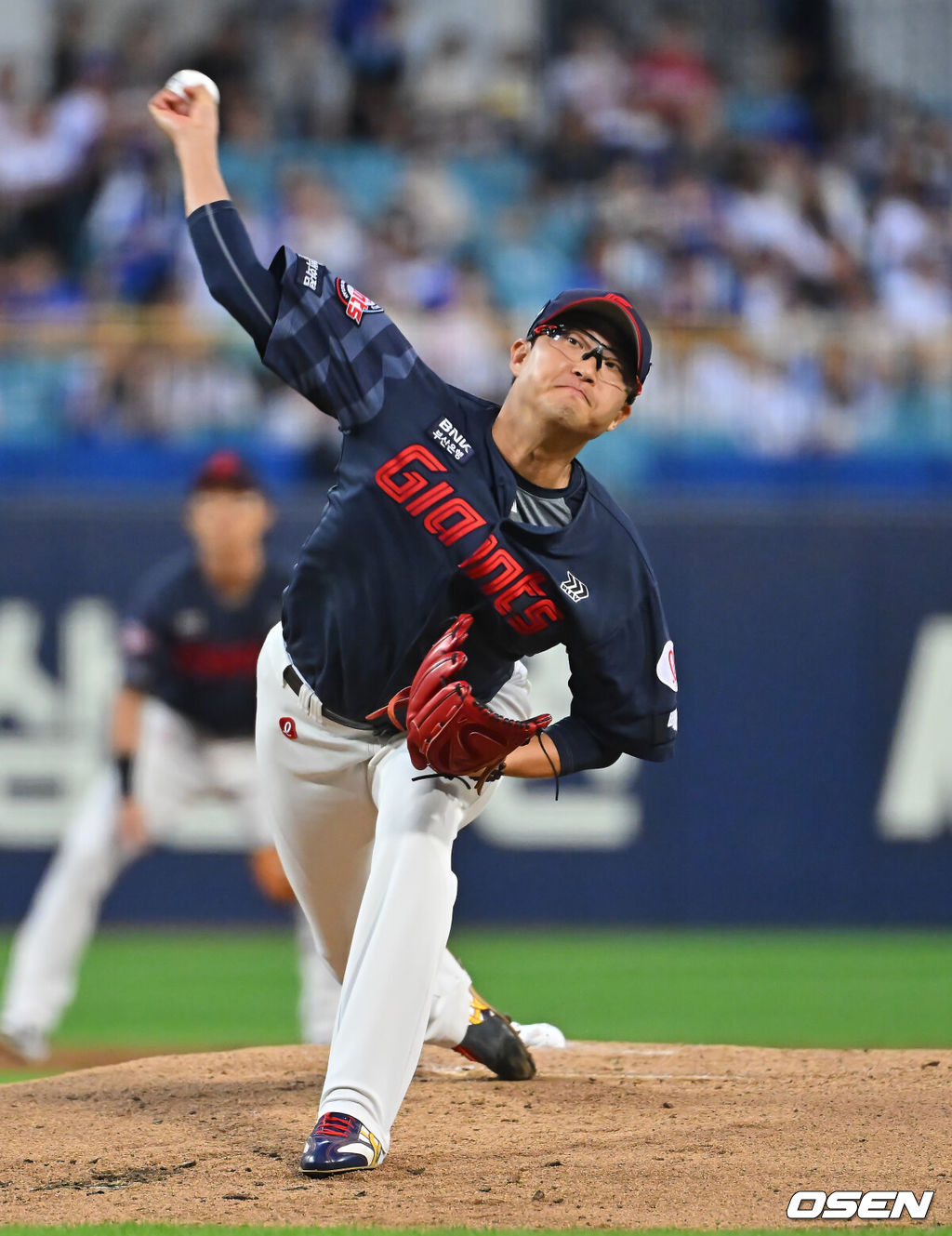 15일 대구삼성라이온즈파크에서 2026 신한 SOL KBO 리그 삼성 라이온즈와 롯데 자이언츠의 경기가 열렸다. 홈팀 삼성은 원태인이, 방문팀 롯데는 박세웅이 선발 출전했다. 롯데 자이언츠 선발 투수 박세웅이 역투하고 있다. 2026.09.15 / foto0307@osen.co.kr