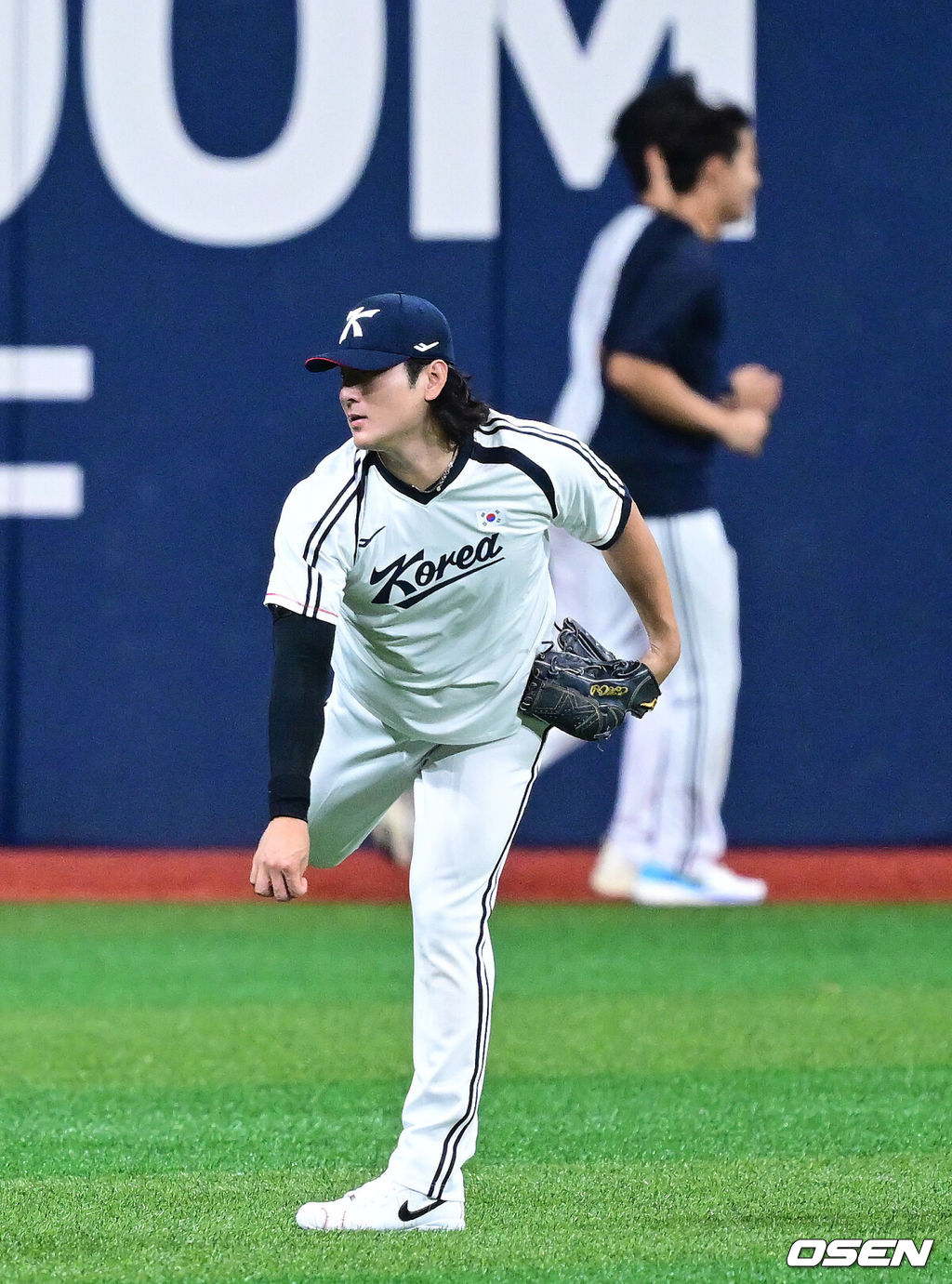 류지현 감독이 이끄는 2026 아이치·나고야 아시안게임 야구 대표팀이 15일 오후 서울 고척스카이돔에서 소집 첫 공식 훈련을 가졌다.야구 대표팀은 오는 18일 나고야로 이동한 뒤 21일 B조 조별예선 대만전, 22일 홍콩전, 23일 태국전을 치른 뒤 25일부터 26일까지 슈퍼라운드를 거쳐 27일 메달 결정전을 펼친다. 야구 대표팀 곽빈이 훈련을 펼치고 있다. 2026.09.15 / dreamer@osen.co.kr