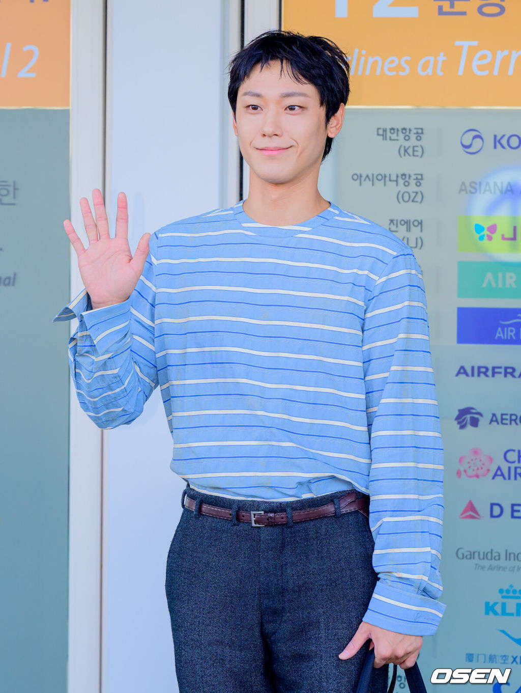 배우 이도현이 20일 해외 일정에 참석하기 위해 인천국제공항을 통해 밀라노로 출국했다.이도현 럭셔리 브랜드 행사에 참석할 예정이다. 배우 이도현이 출국장으로 향하고 있다. 2026.09.20 / jpnews@osen.co.kr